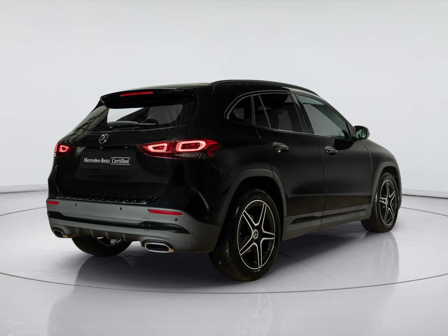 Mercedes-Benz GLA 180 Business Solution AMG, Auto's, Dealer onderhouden, Gebruikt, 4 cilinders, Leder en Stof
