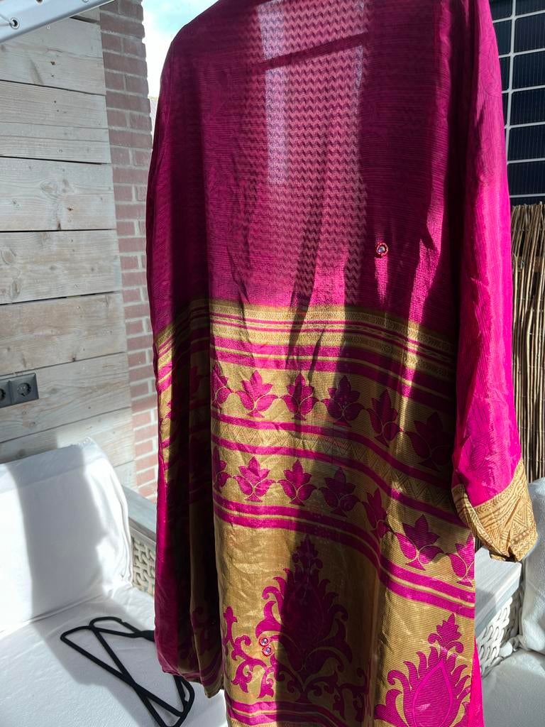 Kimono met ceintuur - Fuchsia met gouden details, Ophalen of Verzenden, Zo goed als nieuw