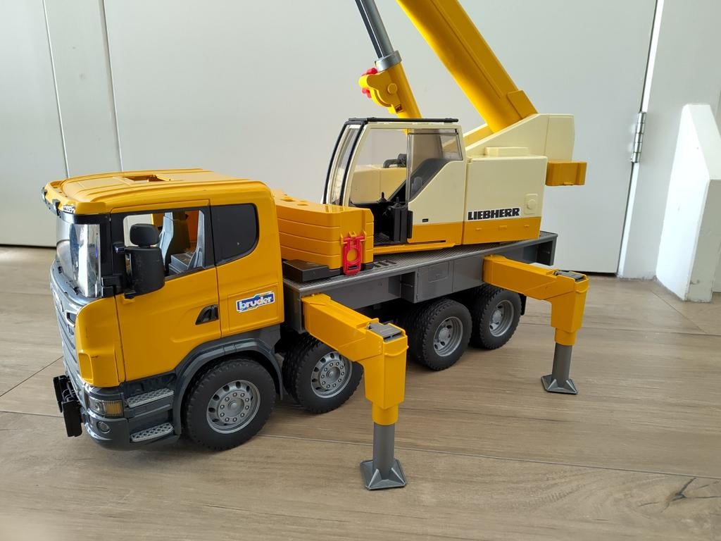 Bruder Scania Liebherr Kraanwagen - Gebruikt, Ophalen of Verzenden