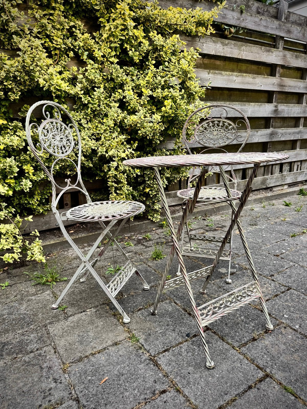 Fraaie bistro set - klassieke gietijzeren tuinset, Overige materialen, Eettafel, Nieuw, Tuinset