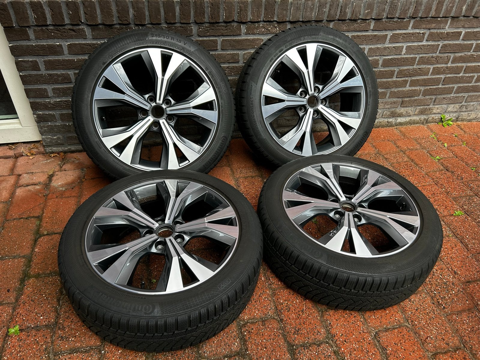 Originele SEAT 18” + Continental winterbanden 7-8mm profiel, Ophalen, 18 inch, Banden en Velgen, Winterbanden