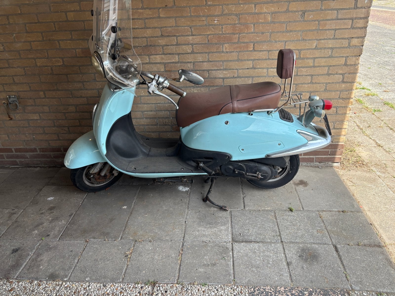 Retro Scooter - Lichtblauw met bruin zadel, Ophalen, Gebruikt, Benzine, Overige merken