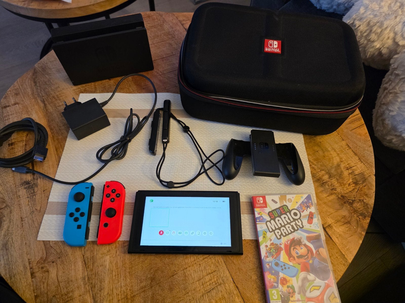 Nintendo Switch met Super Mario Party en accessoires, Met games, Met 2 controllers, Ophalen of Verzenden, Zo goed als nieuw
