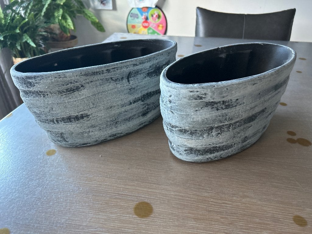 Set van 2 ovale bloempotten - grijs/zwart, Overige materialen, Gebruikt, Minder dan 40 cm, Ophalen