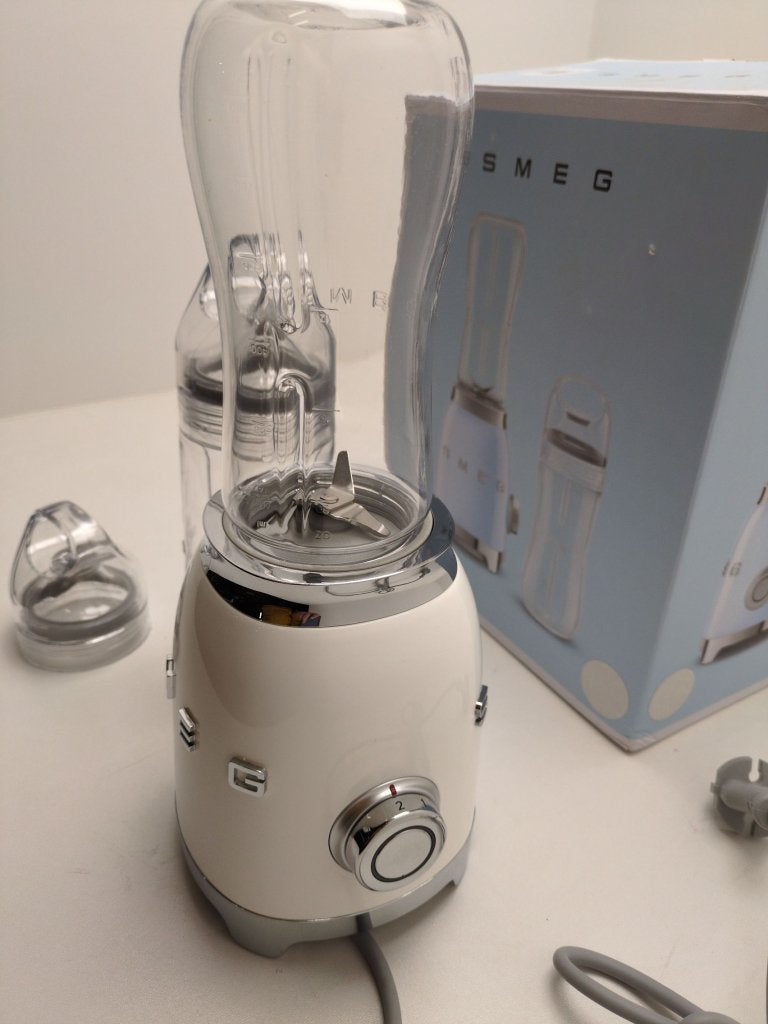 SMEG blender PBF01 wit - Retourdeal, Info@mystore.nl, Bruggestraat 18, Zo goed als nieuw, Blender to go