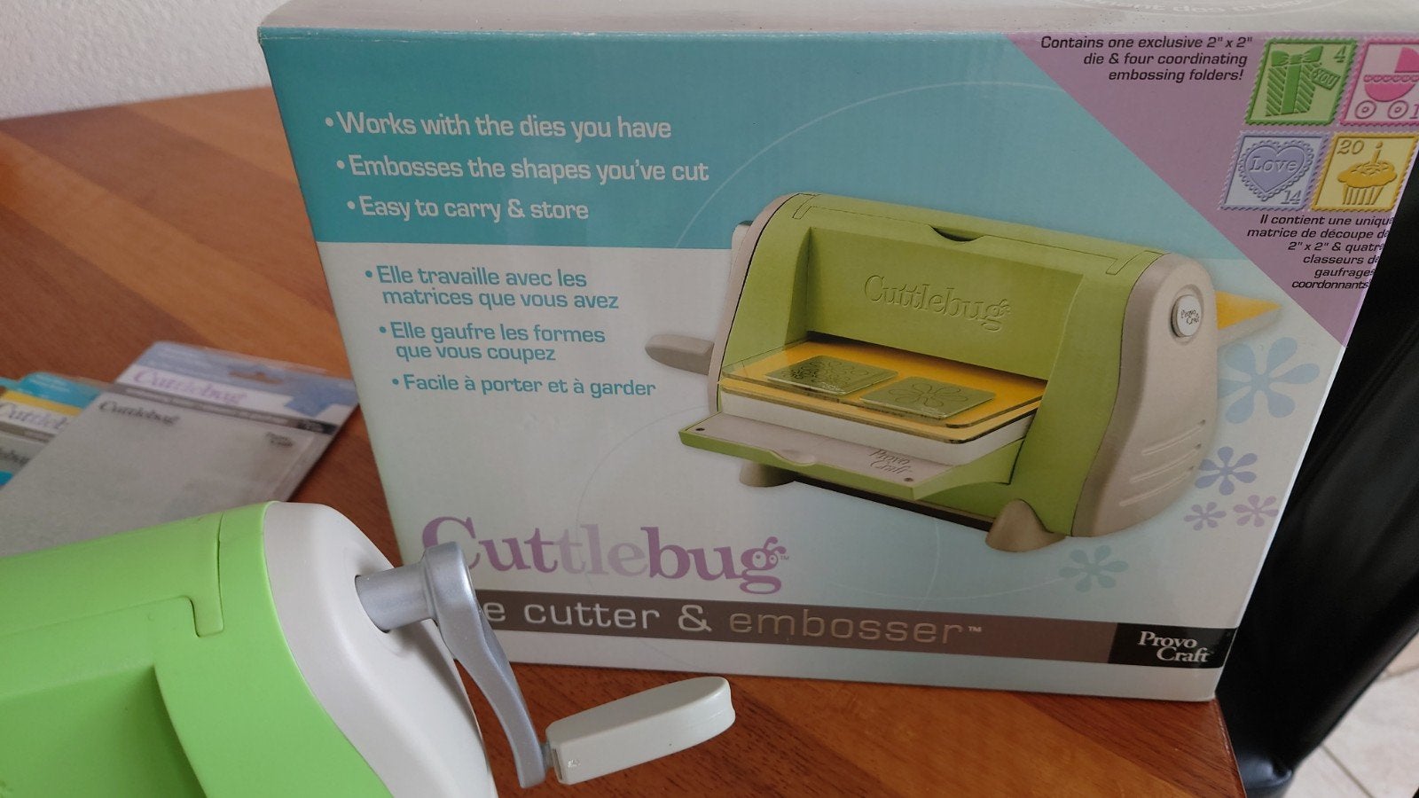 CUTTLEBUG EMBOSSING- EN SNIJMACHINE MET VEEL ACCESSOIRES, Hobby en Vrije tijd, Ophalen of Verzenden, Gereedschap of Toebehoren