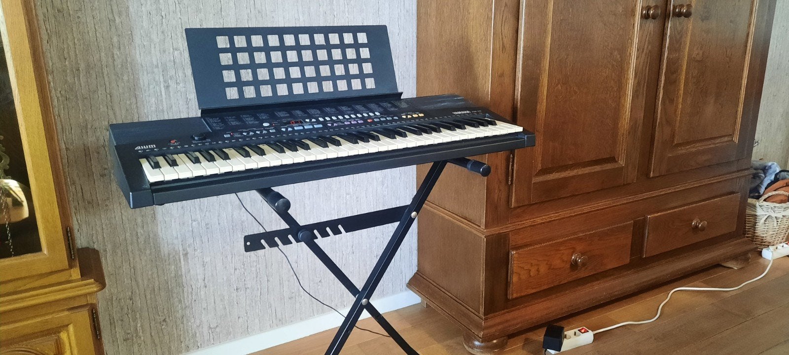 Yamaha PSR-210 Keyboard met standaard, Yamaha, Ophalen of Verzenden, Met standaard, 61 toetsen
