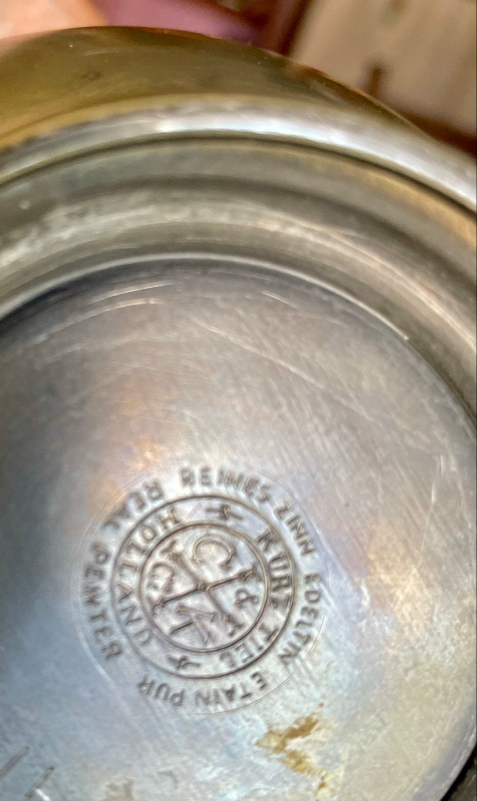 Antieke tinnen theepot en samovar op dienblad, Ophalen