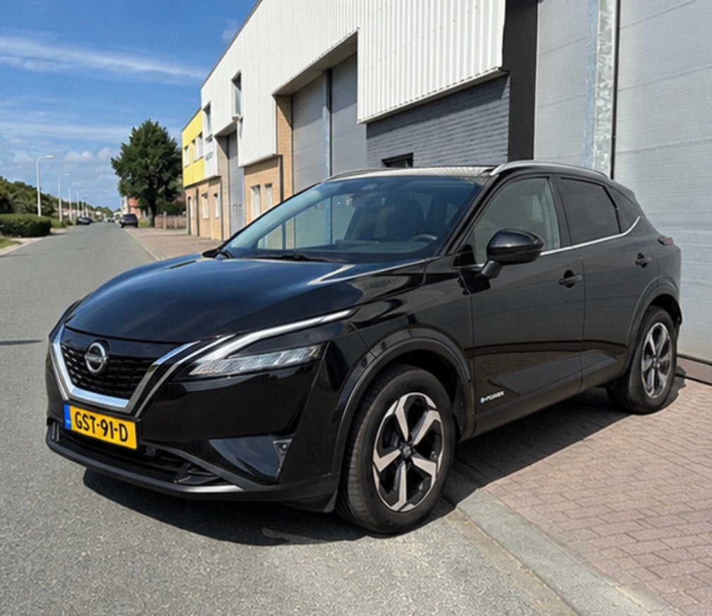 Nissan Qashqai E-power 190pk 2023 Zwart, Auto's, 190 pk, Zwart, Grijs, 3 cilinders