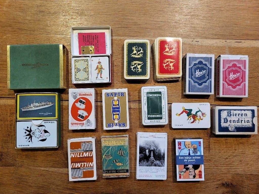 Partij oude Speelkaarten (15x), Verzamelen, Speelkaarten, Jokers en Kwartetten, Verzenden, Speelkaart(en)