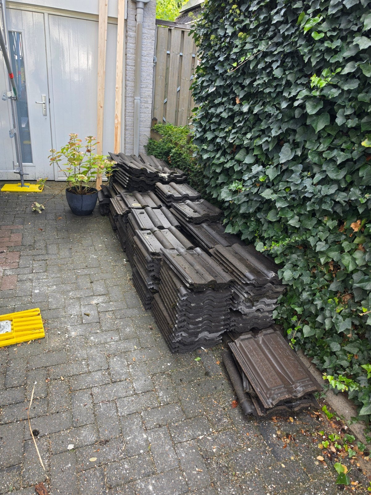 Gebruikte sneldekkers dakpannen, donkergrijs, Doe-het-zelf en Verbouw, Ophalen, Gebruikt, Steen of Klei, Dakpannen