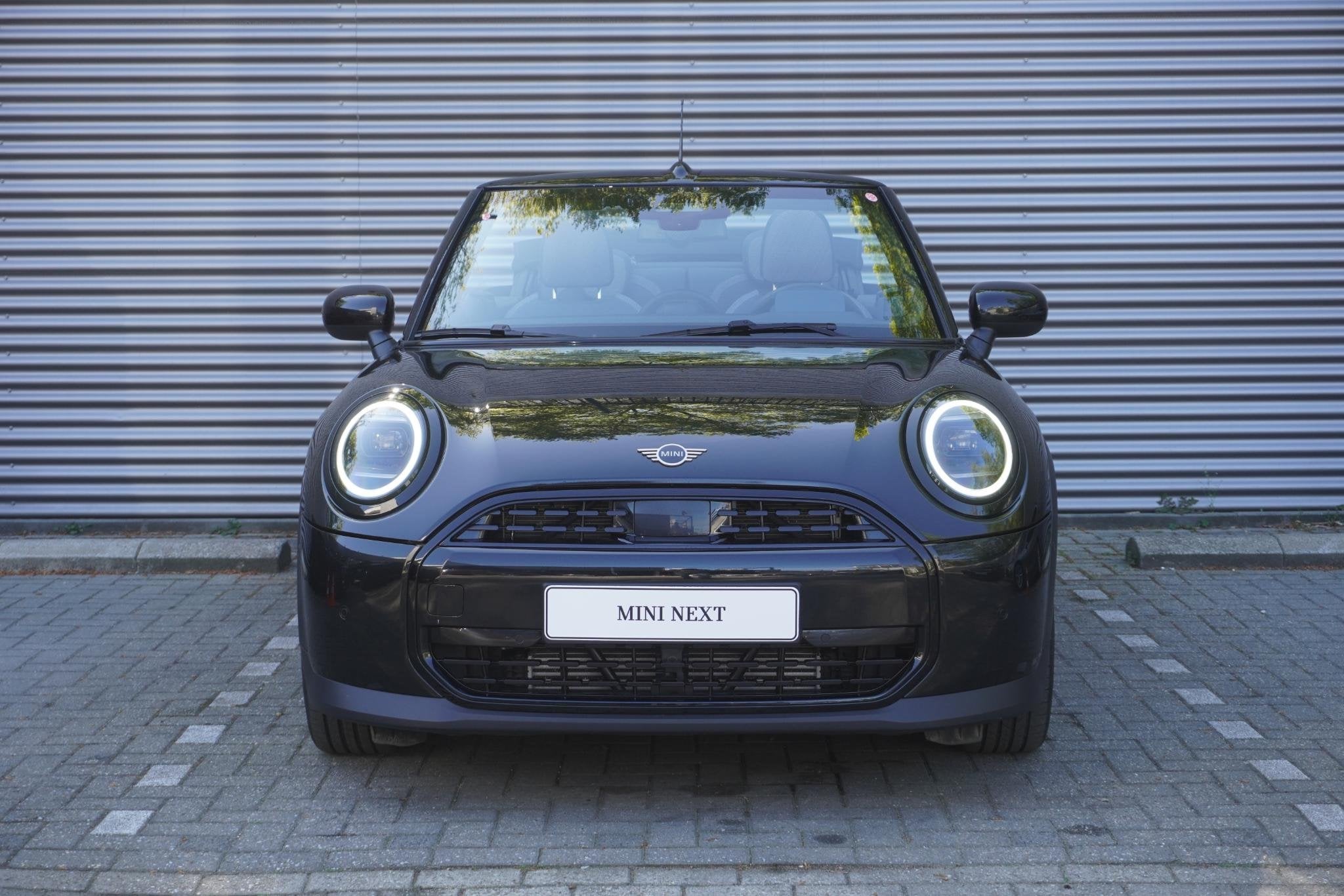 MINI Cabrio Cooper C Classic Uitvoering | Pakket M | Comfort, 1998 cc, 15 km/l, Gebruikt, 4 stoelen