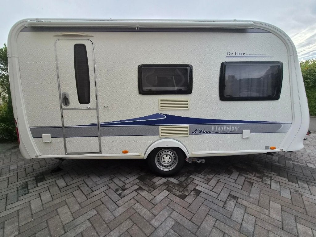 caravan Hobby De Luxe 440 SF, Caravans en Kamperen, Hobby, Treinzit, Particulier, Dwarsbed