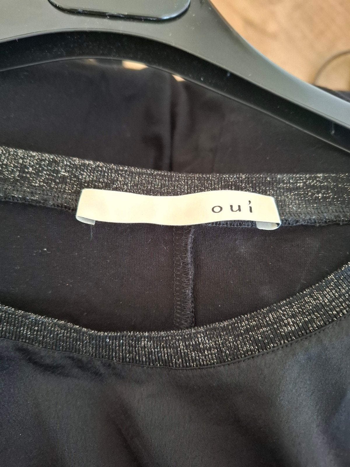 Zwart T-shirt met korte mouwen van Oui maat 42, Verzenden, Zwart, Maat 42/44 (L), Zo goed als nieuw