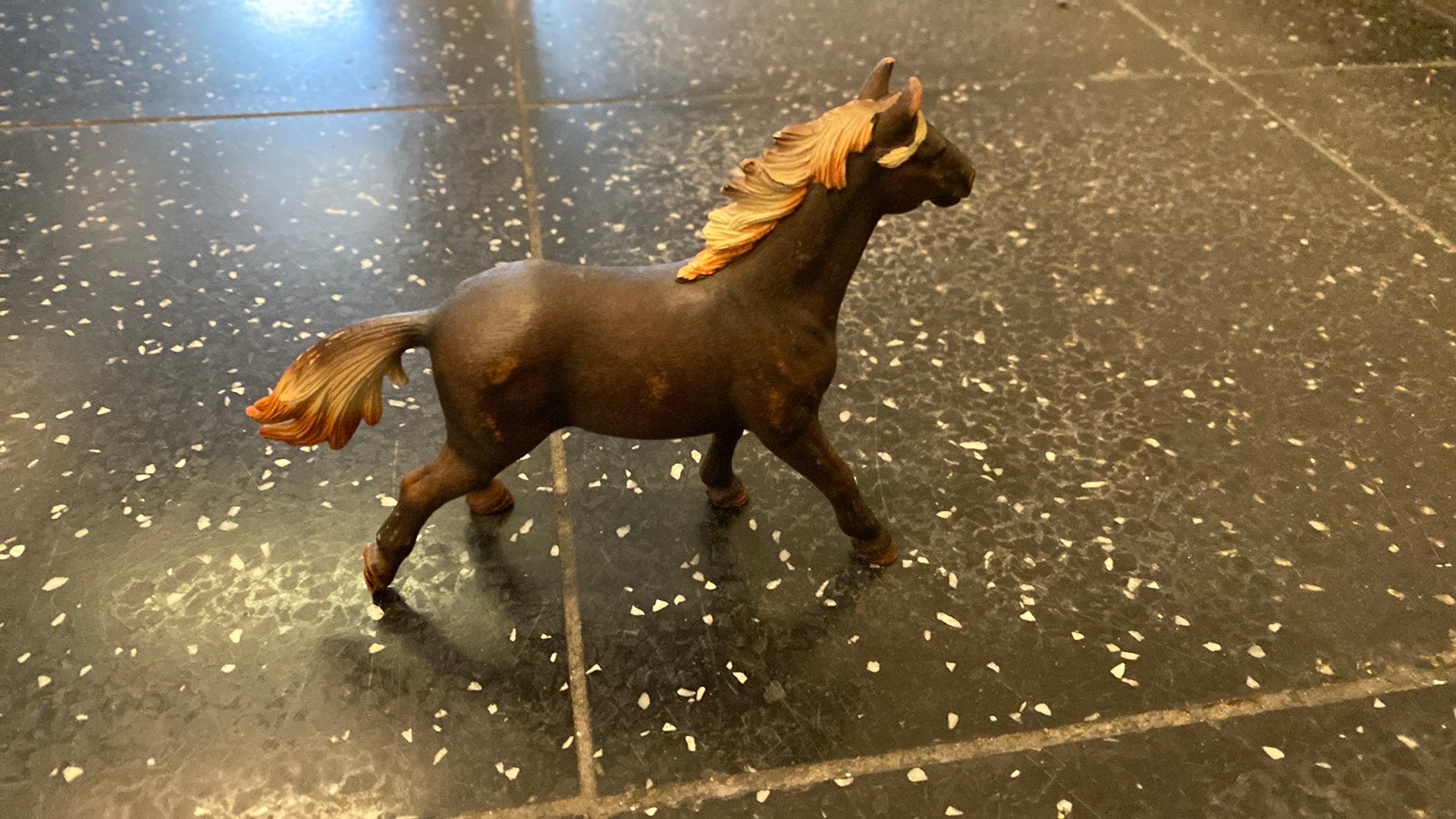 Schleich Zeldzame bruine paard D-73527, Verzamelen, Ophalen of Verzenden, Gebruikt
