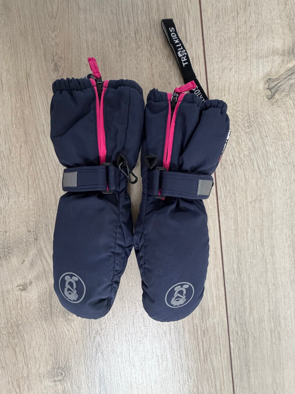 Trollkids Wanten Donkerblauw Maat 4 | Sneeuw & Wintersport, Ophalen of Verzenden, Zo goed als nieuw, Meisje, Sport- of Zwemkleding