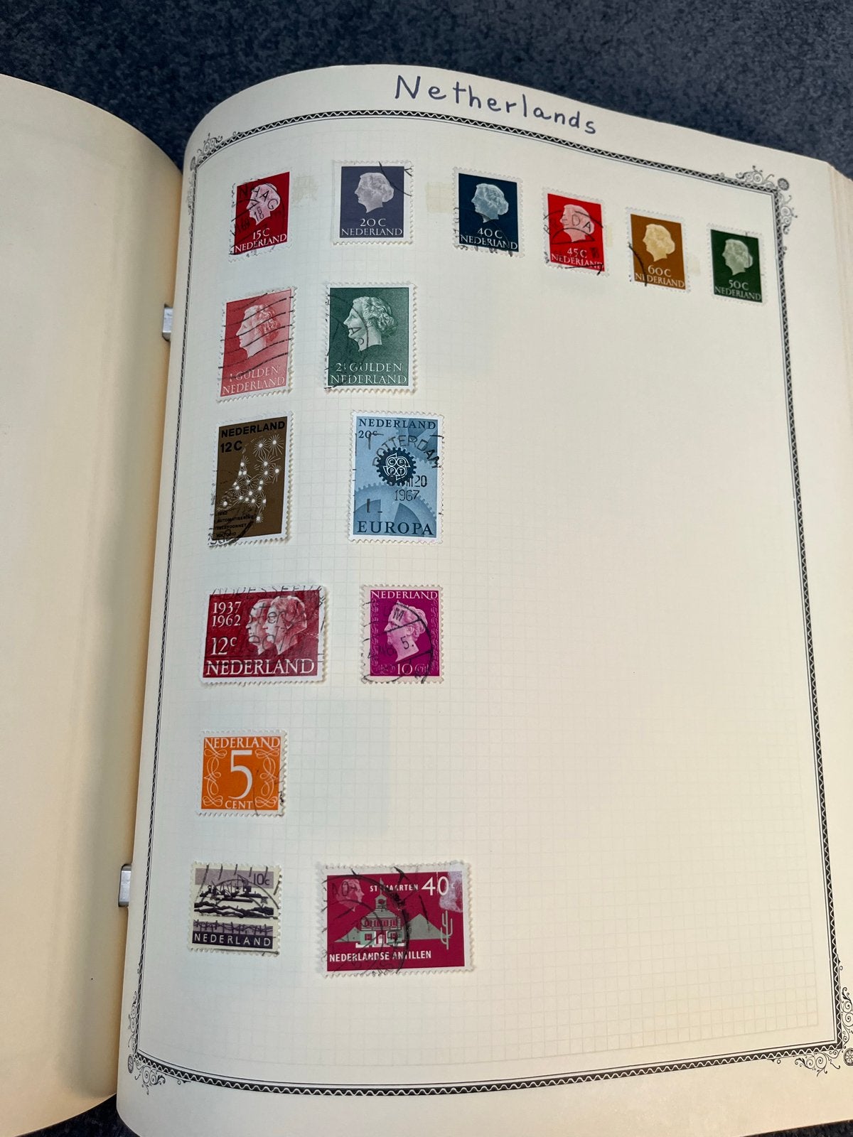 Grote verzameling postzegels in album -, Ophalen of Verzenden, Nederland en Buitenland