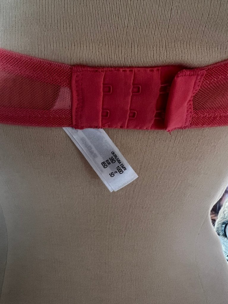 nieuwe zalmkleurige BH 85D, Kleding | Dames, Ophalen, Overige kleuren, BH