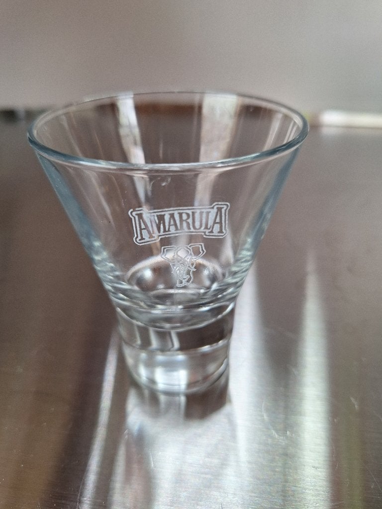 AMARULA glas, 9,5 cm hoog, Ophalen of Verzenden, Zo goed als nieuw, Borrel- of Shotglas