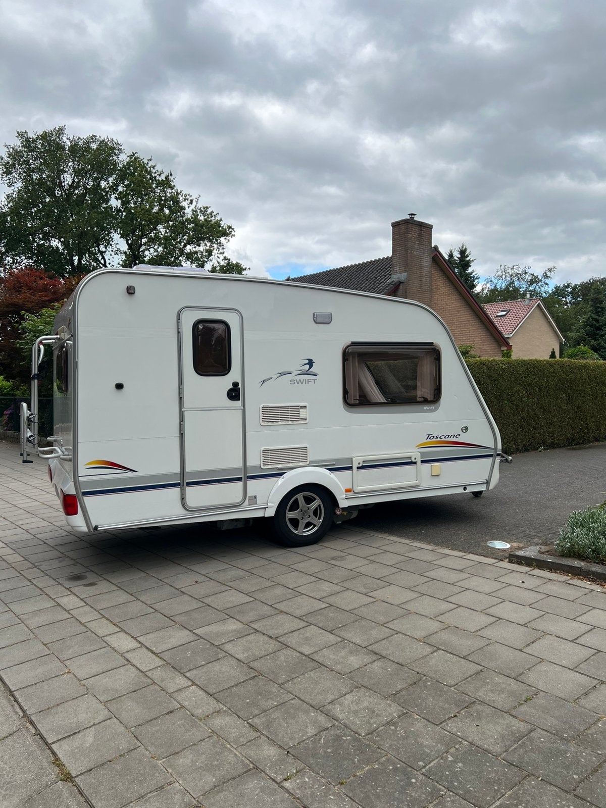 Zeer nette caravan 2005 Swift sportief, compact, Caravans en Kamperen, Tot en met 2, 750 - 1000 kg, Particulier, 4 tot 5 meter
