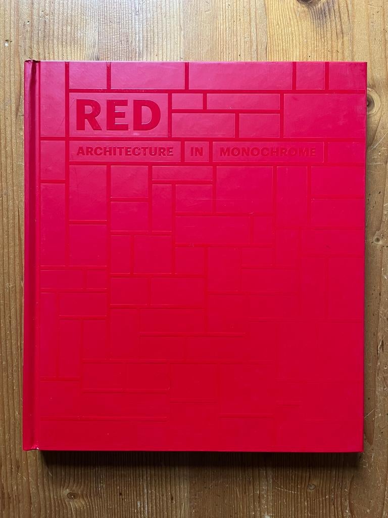 Red - Architecture in Monochrome, Ophalen of Verzenden, Zo goed als nieuw, Architecten
