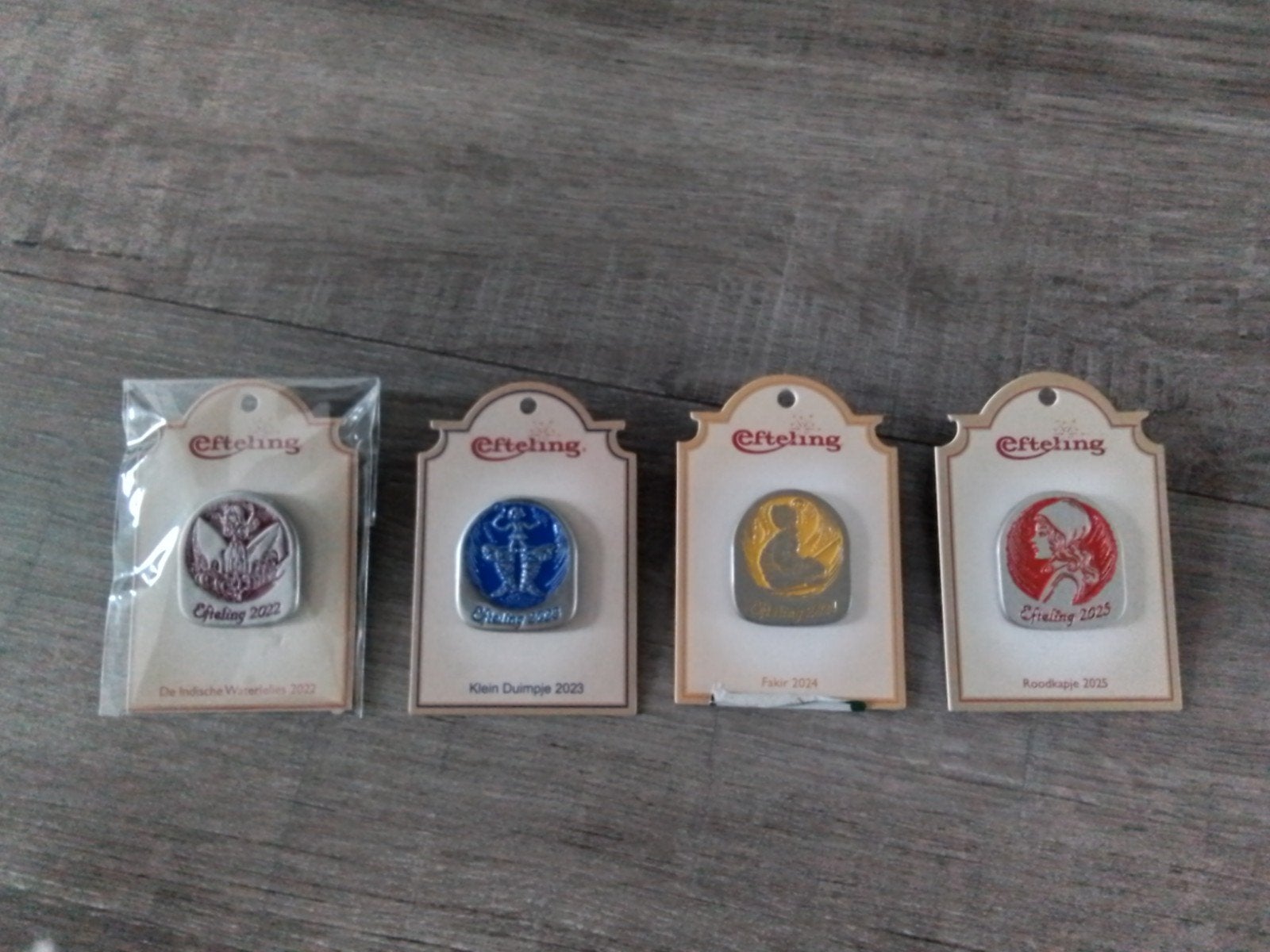 4 x efteling jaar pin
Gaan weg als set
Bieden via mp geen ri, Ophalen of Verzenden, Zo goed als nieuw, Button of Speldje