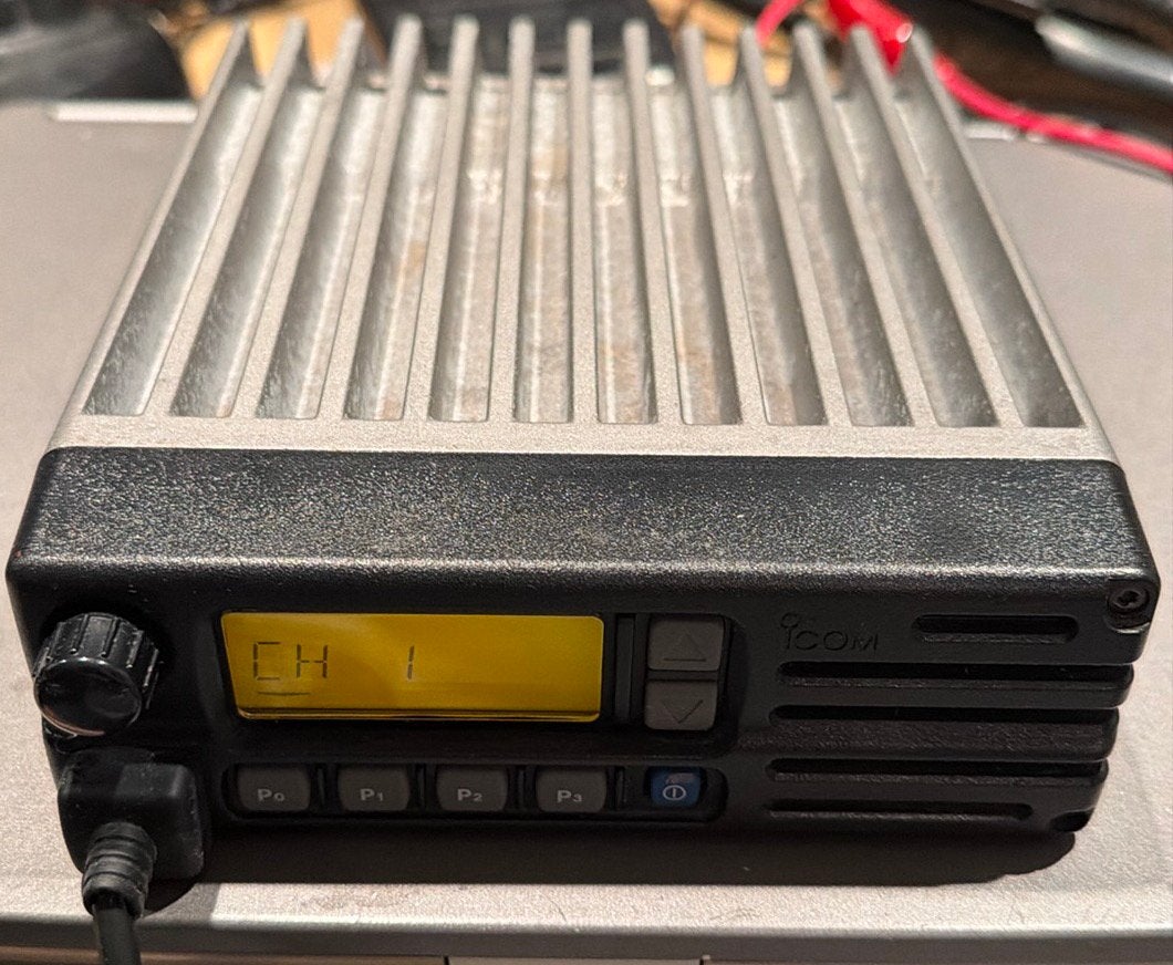 Icom ic f1010 mobilofoon met microfoon, Ophalen of Verzenden, Zo goed als nieuw