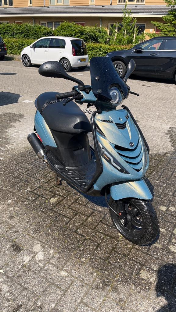 Zip 4 Takt 50cc, Fietsen en Brommers, Scooters | Piaggio, Ophalen, Zo goed als nieuw, Benzine, Zip