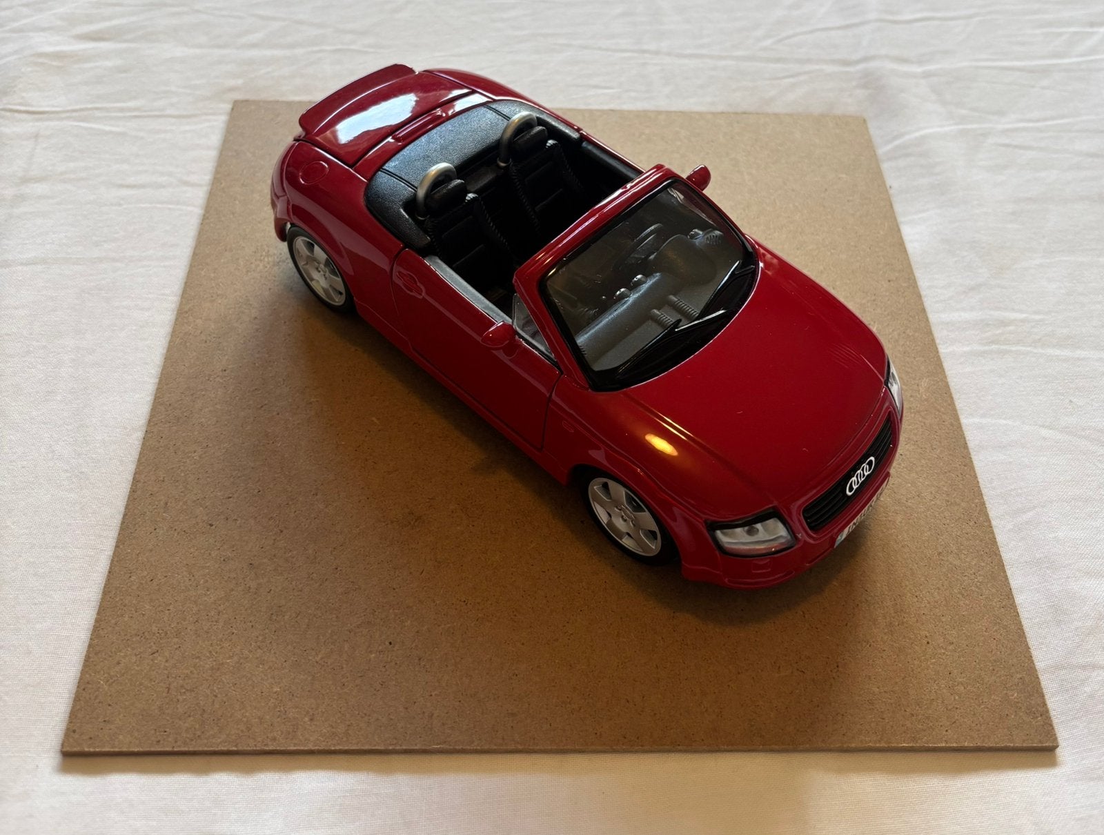 Model speelgoedauto audi tt cabrio, Ophalen of Verzenden, Zo goed als nieuw, Auto, Maisto