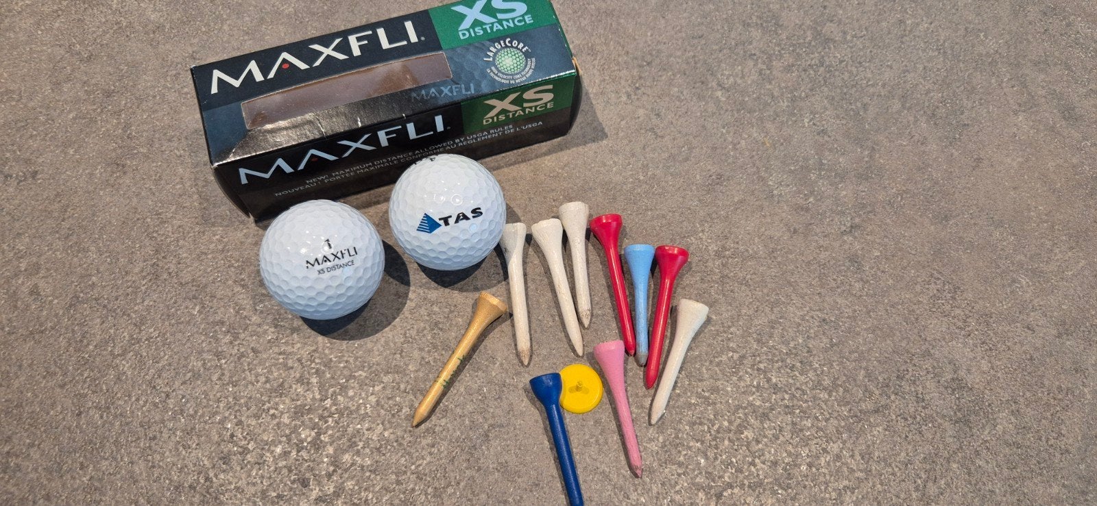 Reclame golfballen en tees - Maxfli en TAS, Ophalen of Verzenden