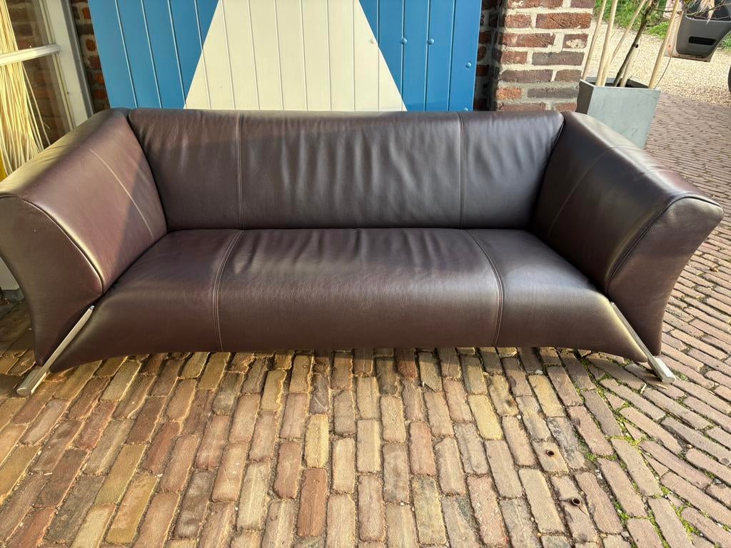 Rolf Benz 322 bank. Aubergine leder, Huis en Inrichting, Banken | Bankstellen, Ophalen, Modern design, 150 tot 200 cm, Onbekend