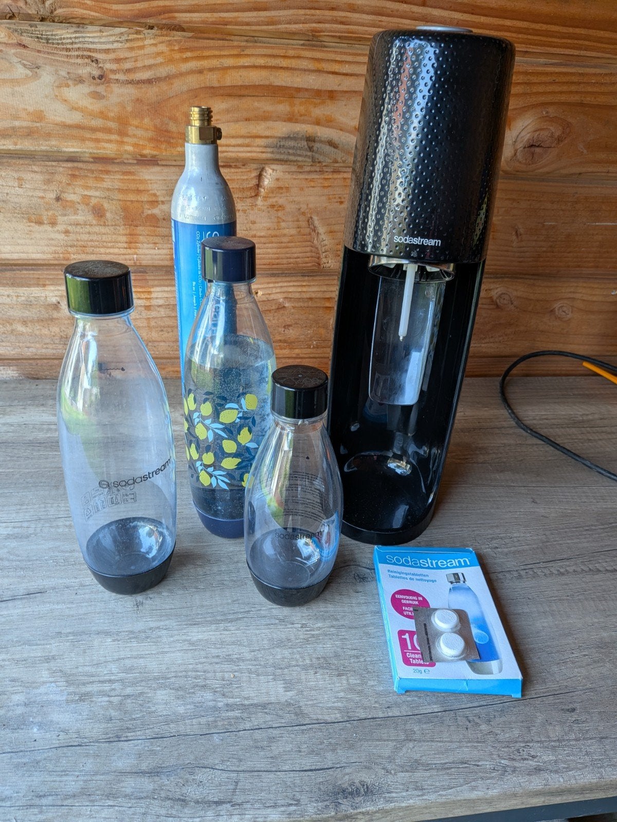 sodastream spirit zwart met Co2 Cilinder en 3 waterflessen., Witgoed en Apparatuur, Ophalen of Verzenden, Gebruikt