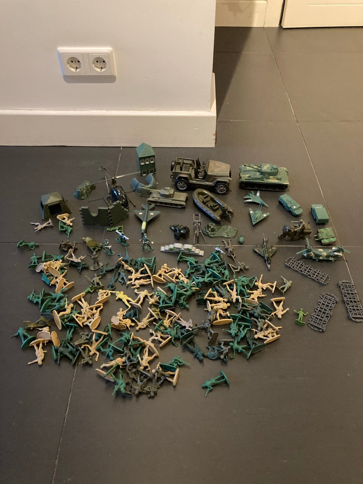Grote verzameling speelgoed: soldaatjes, auto's, Playmobil, Ophalen, Gebruikt, Jongen of Meisje