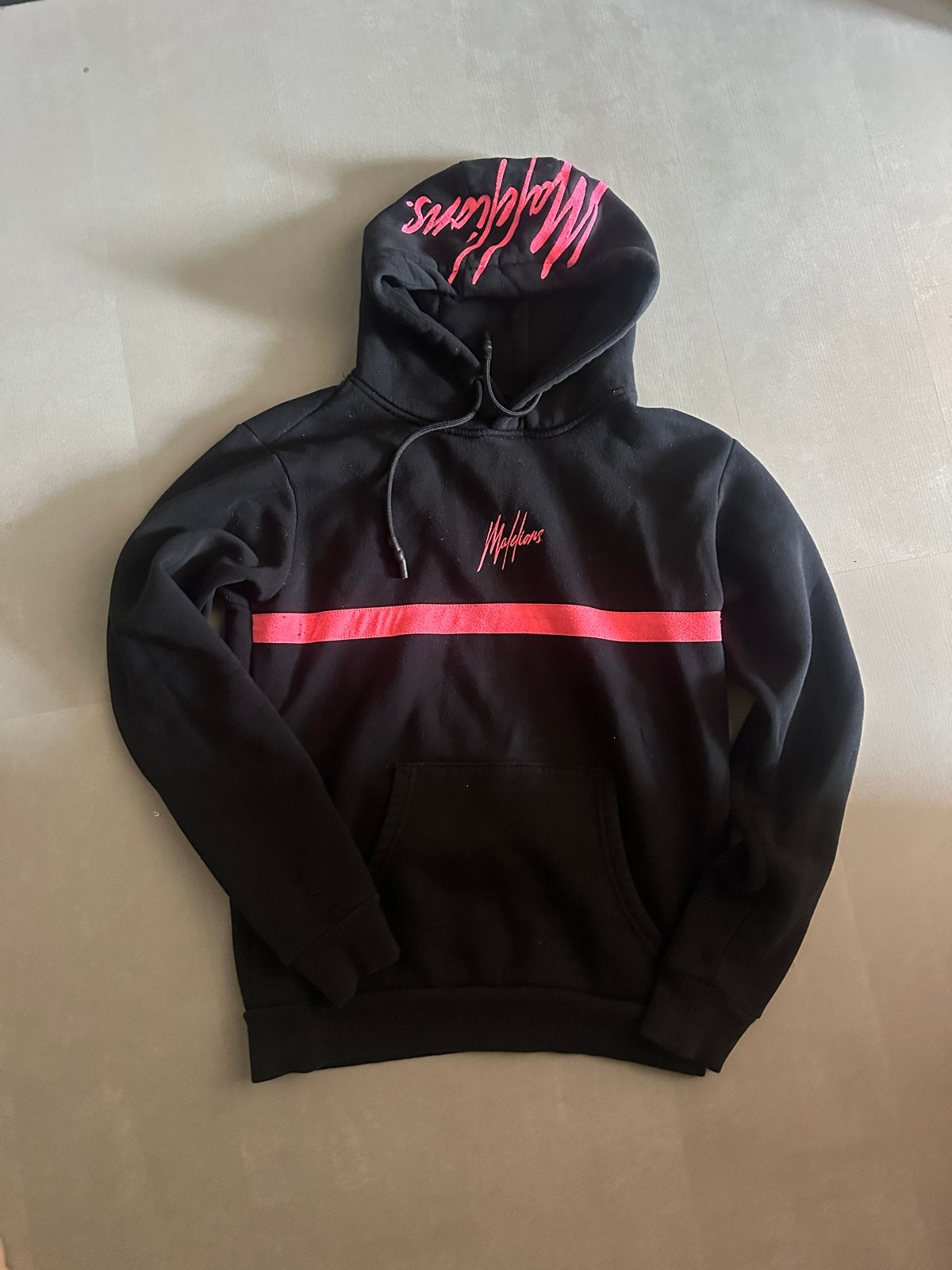 Zwarte hoodie malelions, met roze opdruk. - Maat S, Kleding | Heren, Ophalen of Verzenden, Zo goed als nieuw, Overige maten, Zwart