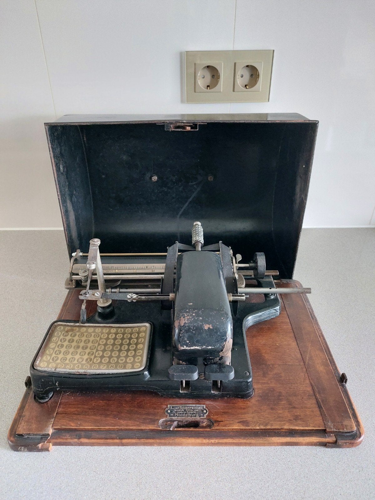 Mignon typemachine uit 1903, Ophalen