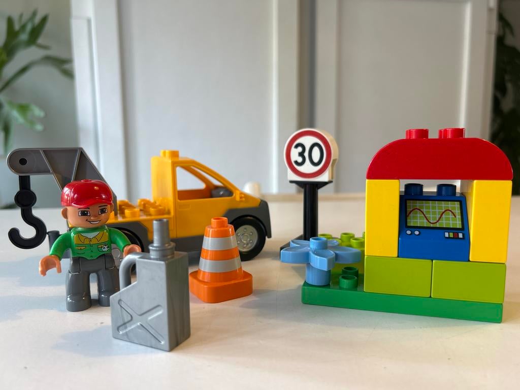 Lego Duplo takelwagen met figuur en accessoires, Ophalen of Verzenden, Gebruikt, Jongen of Meisje