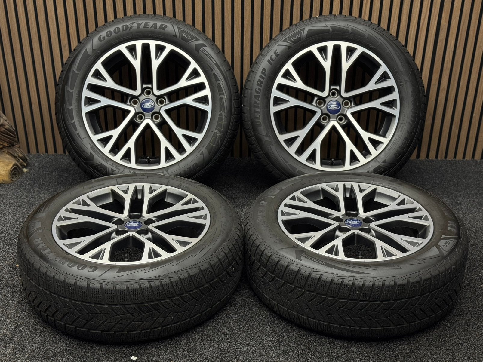 WINTER! Originele 18 inch Ford Kuga 5x108 ET50 Goodyear TPMS, Ophalen, 18 inch, ., Banden en Velgen