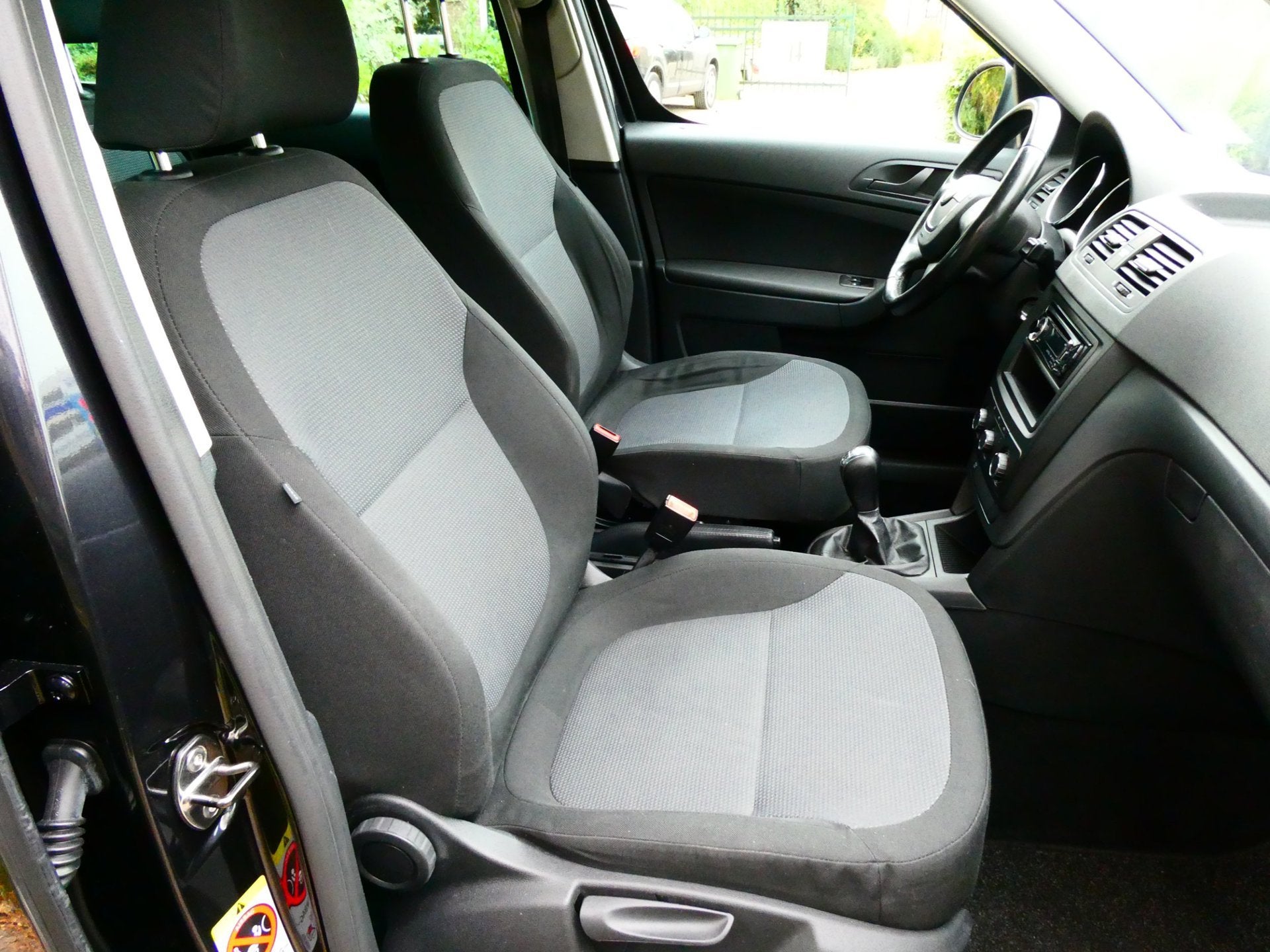 Skoda Yeti 1.2 TSI 105pk 2e eigenaar Airco Cruise Trekhaak Z, Voorwielaandrijving, Euro 5, Stof, Gebruikt