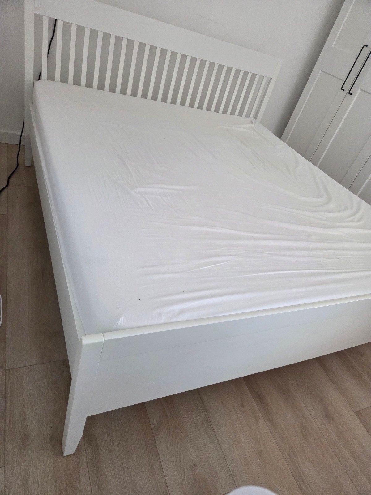 2 persoons bed met matras, Huis en Inrichting, Wit, Tweepersoons, Ophalen of Verzenden, Zo goed als nieuw