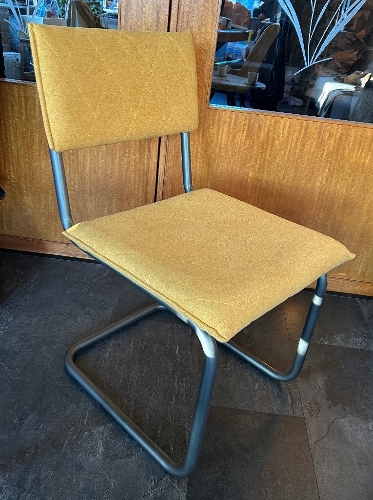 2 Stoelen Okergeel / Grijs, Huis en Inrichting, Stoelen, Ophalen, Gebruikt, Twee, Overige kleuren