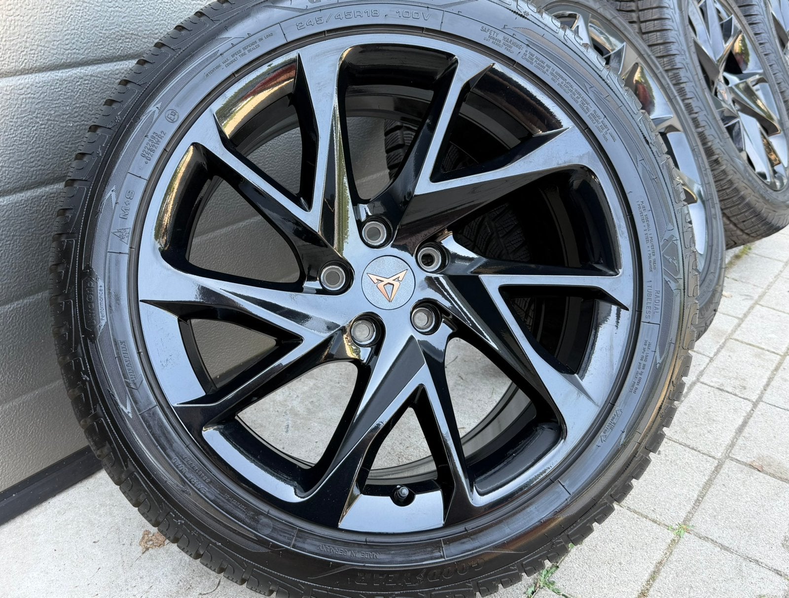 18” INCH CUPRA FORMENTOR Winter Zwart NIEUW Origineel 5x112, 18 inch, Banden en Velgen, Nieuw, 225 mm