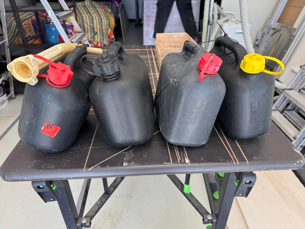 Jerrycan 2 st 5 liter, Ophalen of Verzenden, Gebruikt