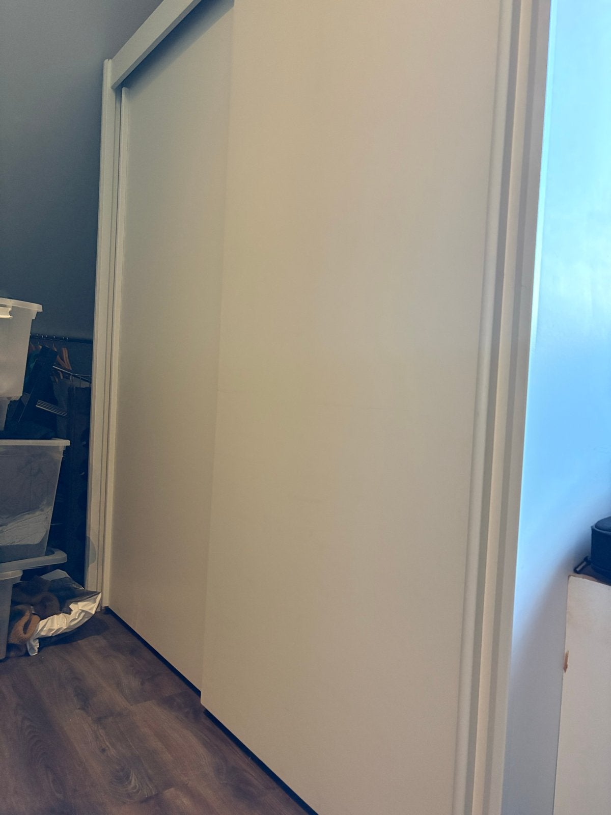 Witte kledingkast met schuifdeuren en planken, Ophalen, Met plank(en), Gebruikt, 200 cm of meer