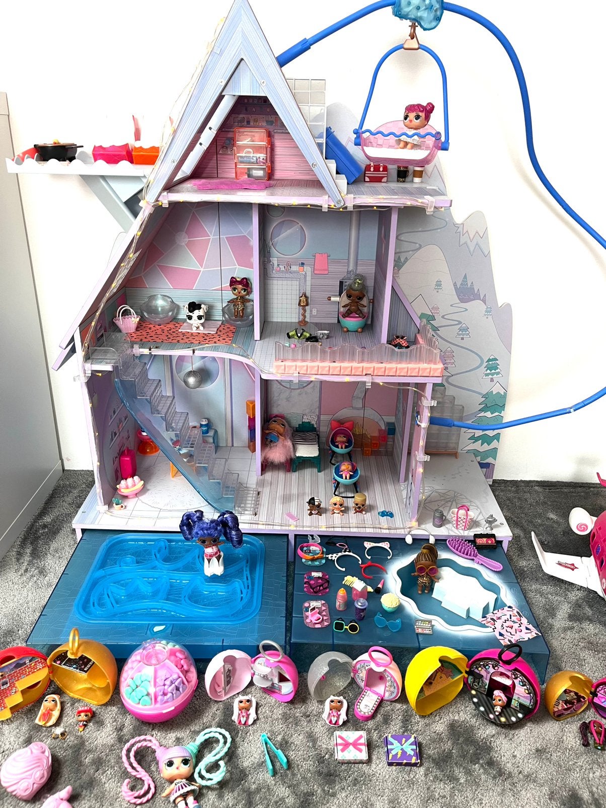 L.O.L. Poppenhuis / Winterchalet met extra’s, Ophalen, Zo goed als nieuw