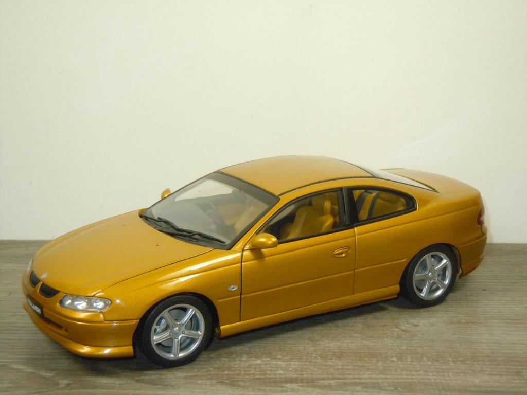 Holden Commodore Coupe - AutoArt 1:18, Duitsland, Auto, Zo goed als nieuw, X