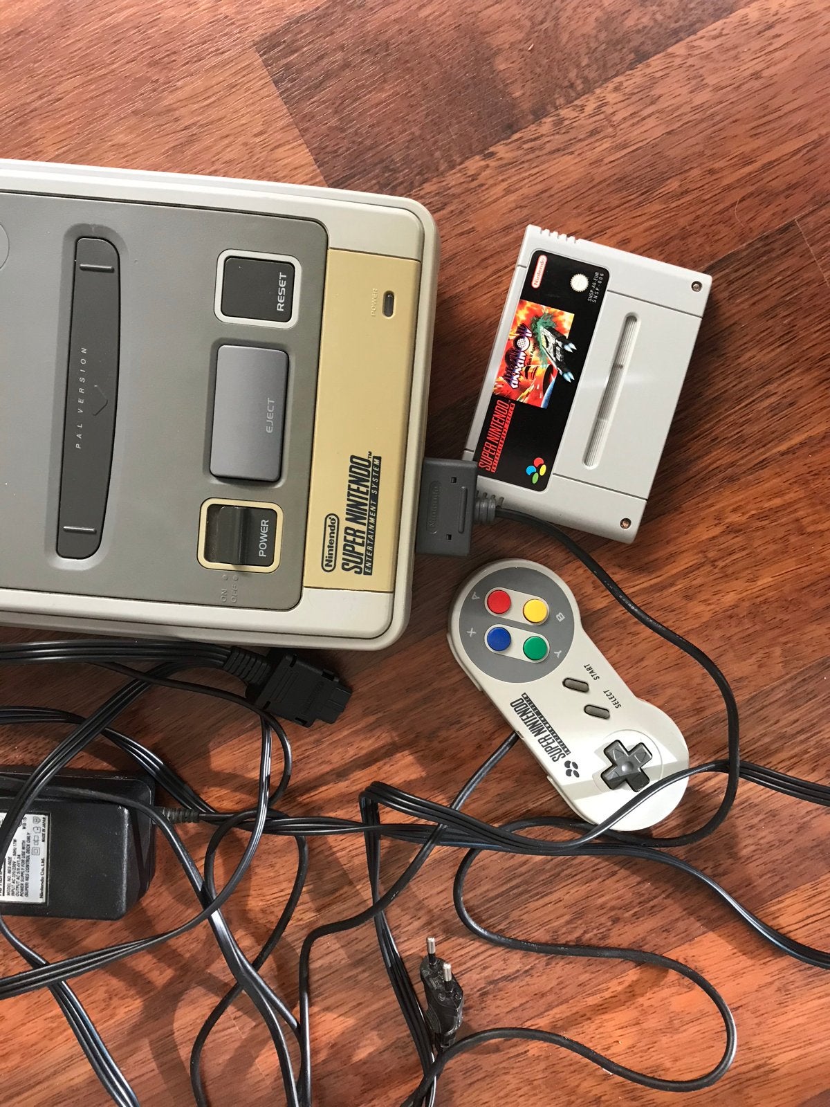 SNES spelcomputer met Arkanoid en kabels - Getest & Werkend, Spelcomputers en Games, Ophalen of Verzenden, Gebruikt, Met 1 controller