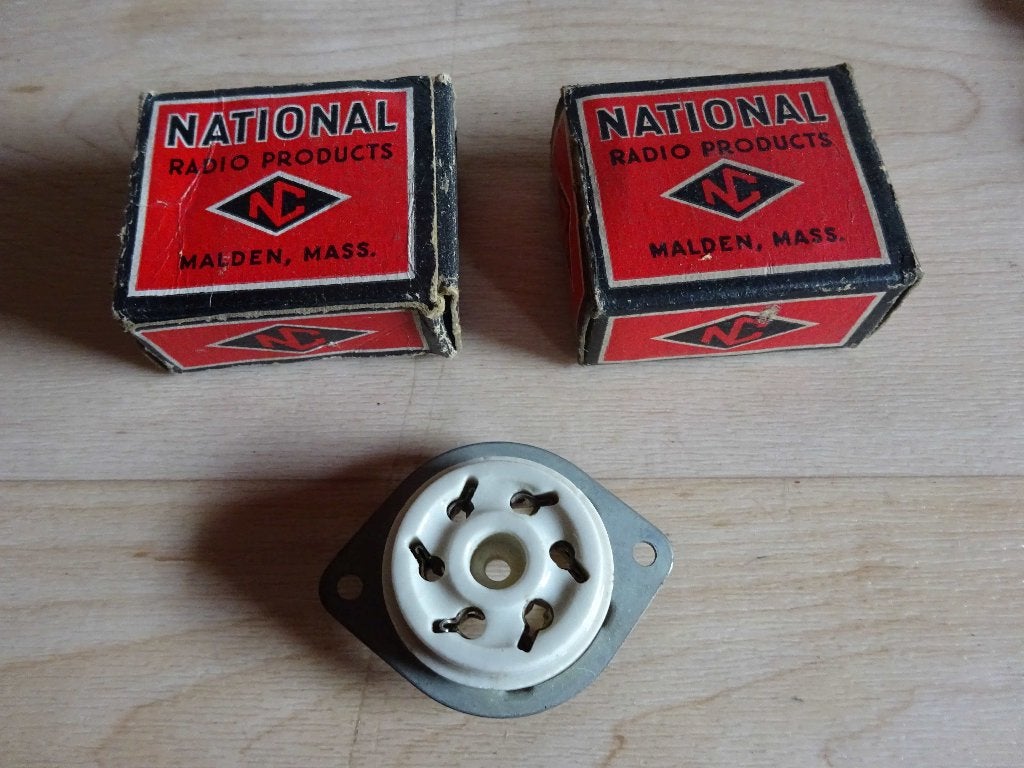 Buisvoeten, vele verschillende lampvoeten, Tube Sockets, Ophalen of Verzenden