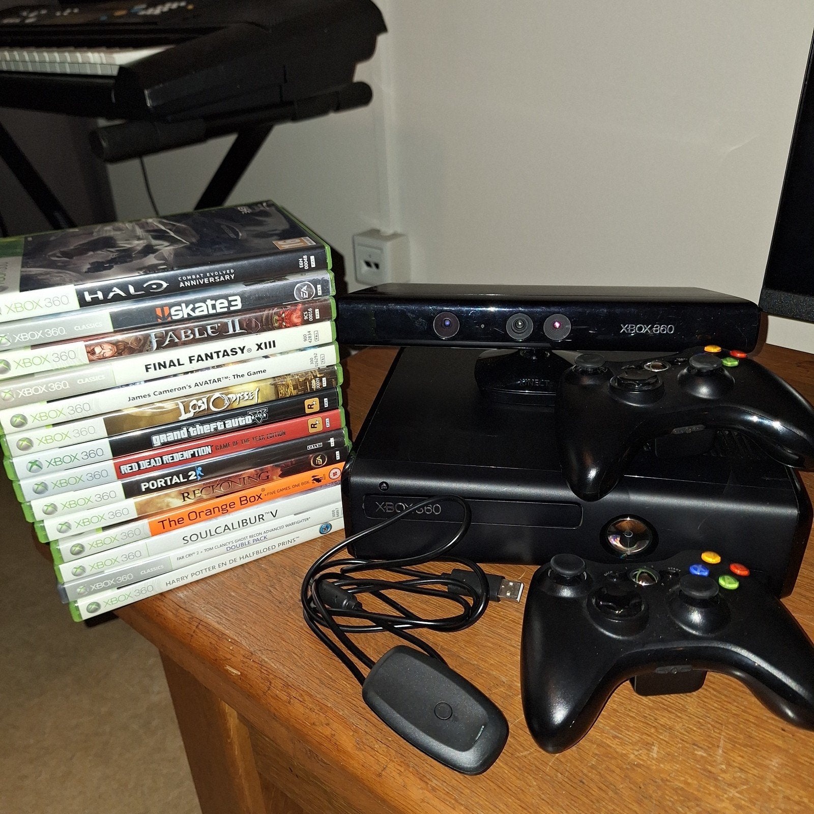 Xbox360 slim 250gb, 14 spellen 2 controllers en Kinect, Spelcomputers en Games, Spelcomputers | Xbox 360, 360 S, Met 2 controllers