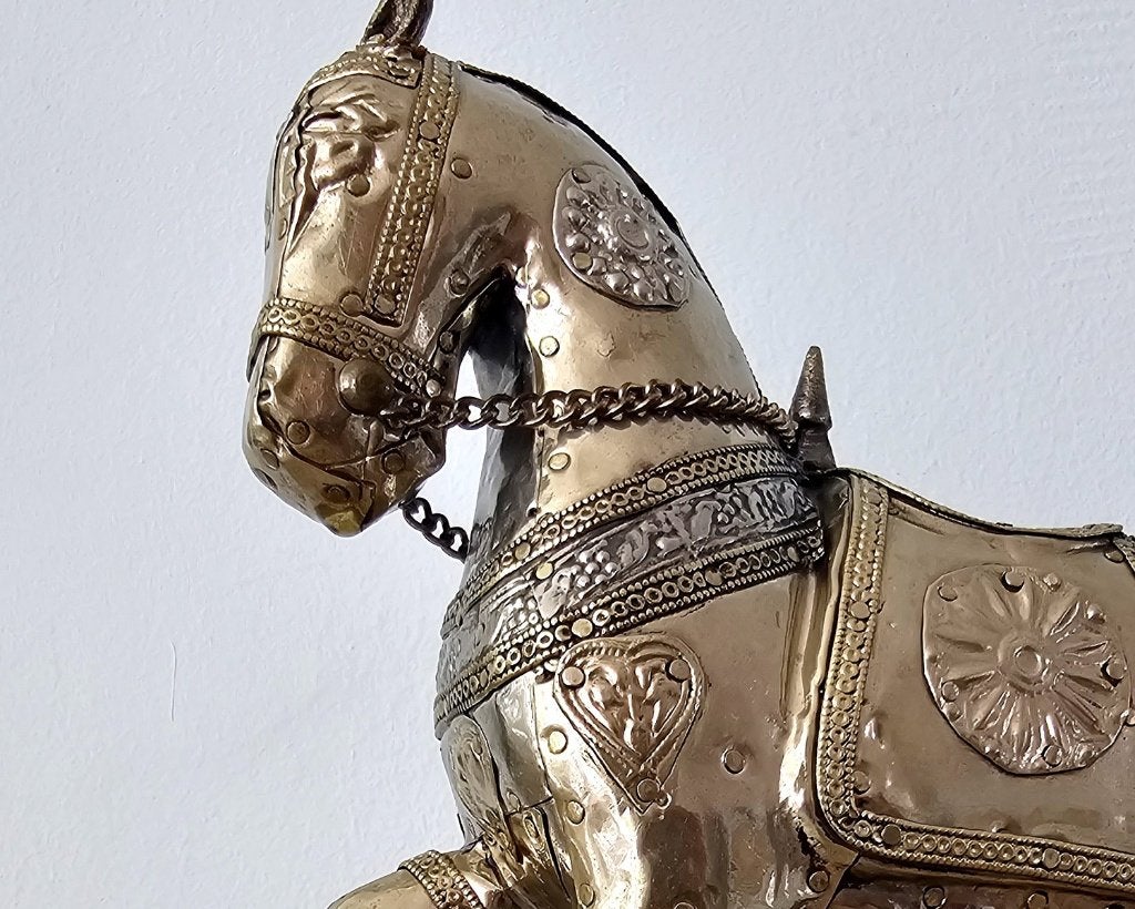 Ceremonieel Marwari Paard – Messing & Koper op Hout, Antiek en Kunst, Zilver, Art deco, Ophalen of Verzenden, Overige materialen