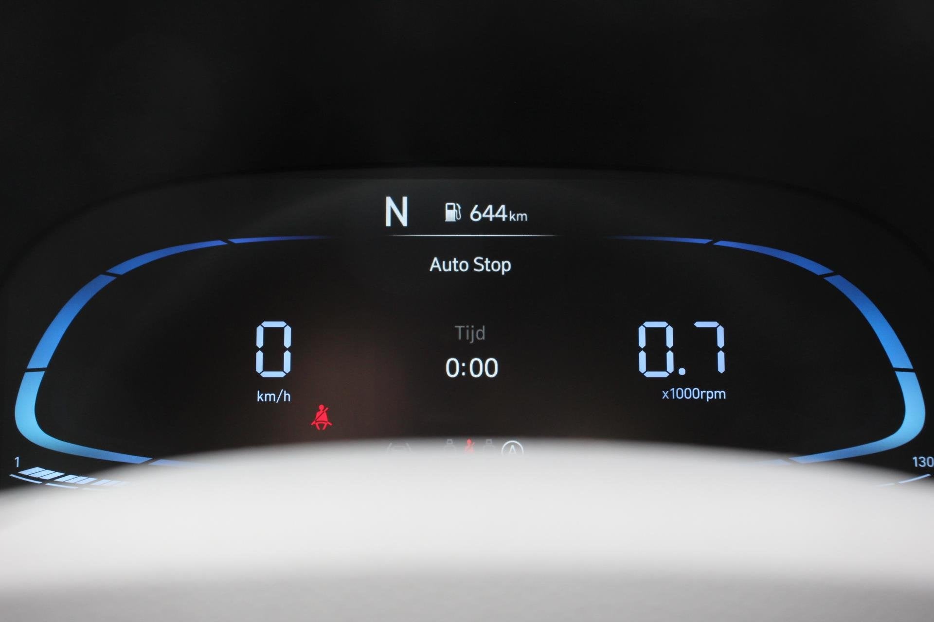 Hyundai i10 1.0 Automaat Comfort 5-zits Navigatie Apple Carp, Auto's, Stof, Gebruikt, 899 kg, Zwart